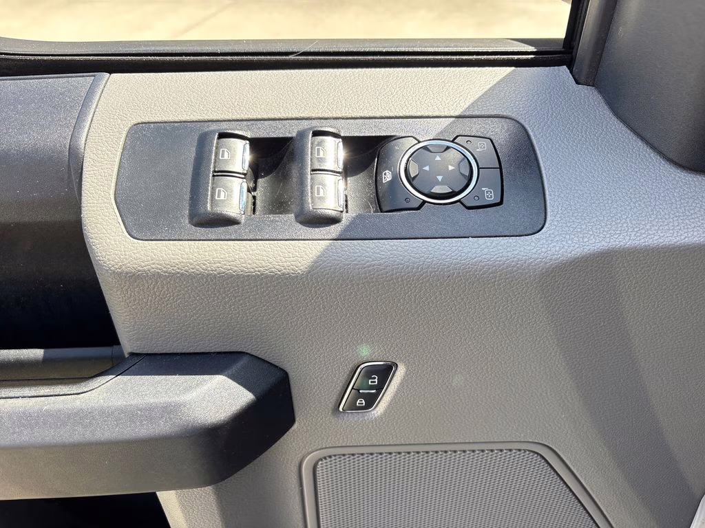 2017 Oxford White Ford F-150 XL RWD Truck