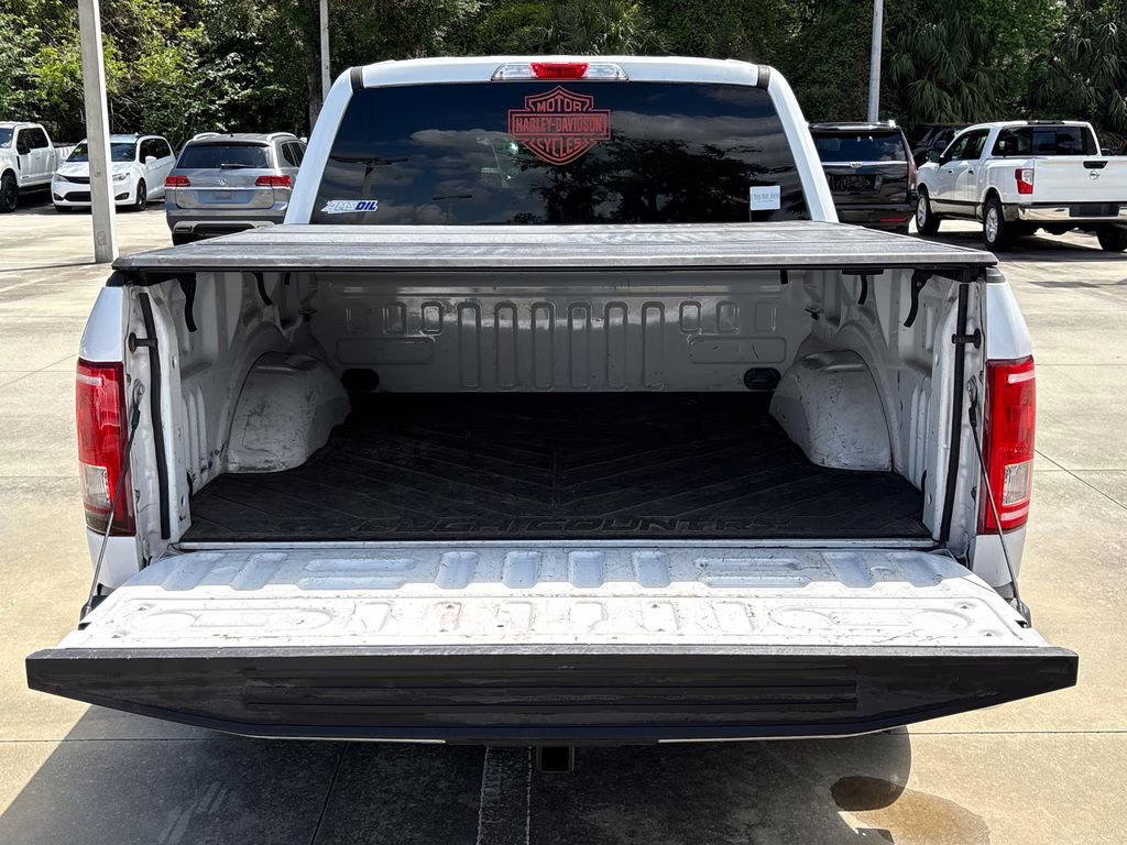 2017 Oxford White Ford F-150 XL RWD Truck