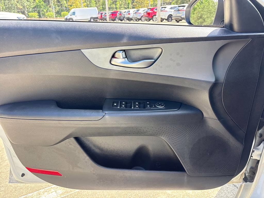 2021 Clear White Kia Forte FE FWD Sedan