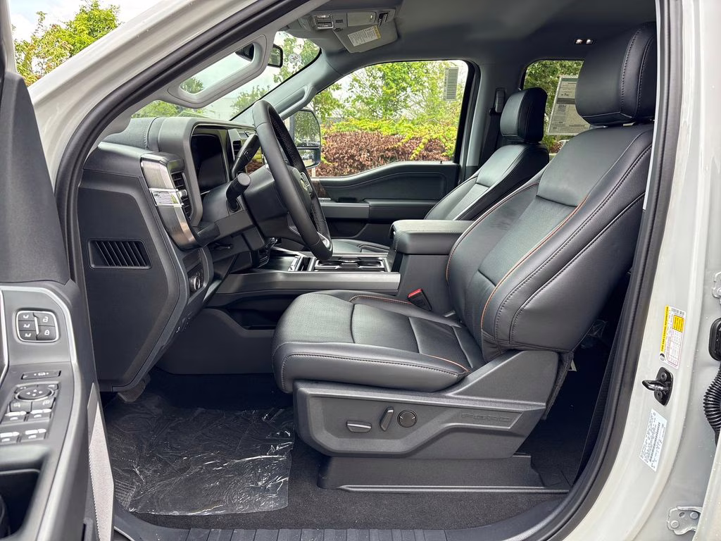 2026 Avalanche Ford Super Duty F-250 SRW Lariat 4X4 Truck