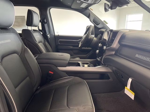 2026 Diamond Black Crystal Pearlcoat Ram 1500 Laramie 4X4 Truck
