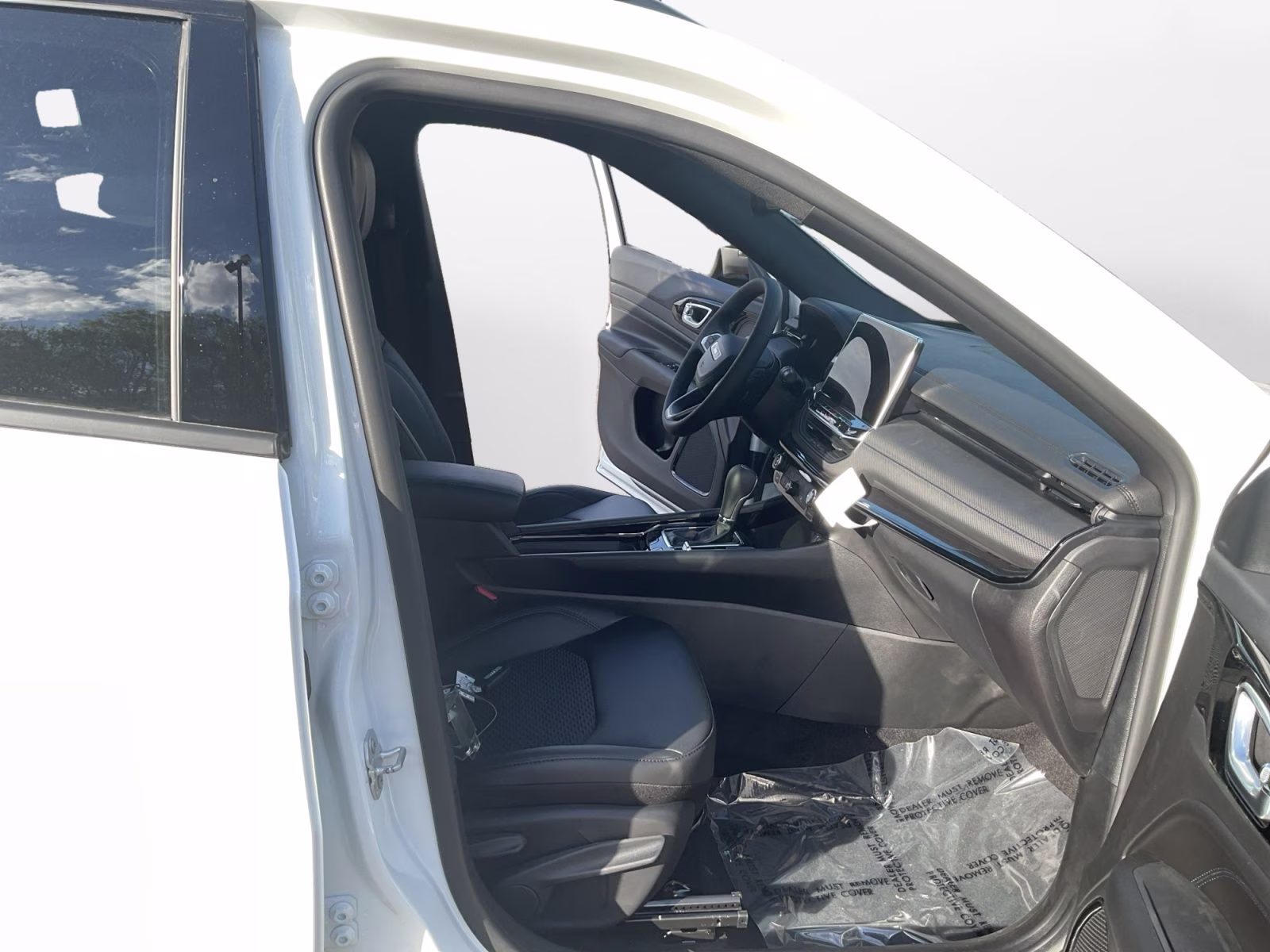 2026 Bright White Clearcoat Jeep Compass Latitude 4X4 SUV