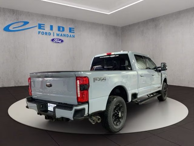 2026 Glacier Gray Metallic Tri-Coat Ford Super Duty F-350 SRW Lariat Black Appearance 4X4 Truck