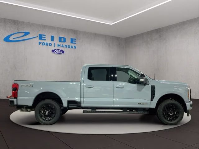2026 Glacier Gray Metallic Tri-Coat Ford Super Duty F-350 SRW Lariat Black Appearance 4X4 Truck