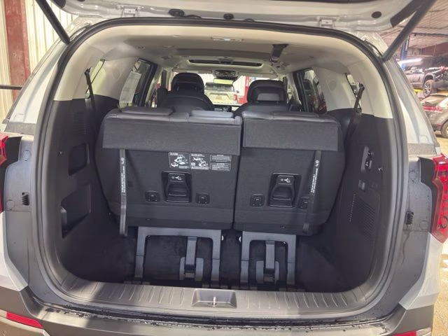 2026 Ceramic Silver Kia Carnival SX Prestige FWD Van