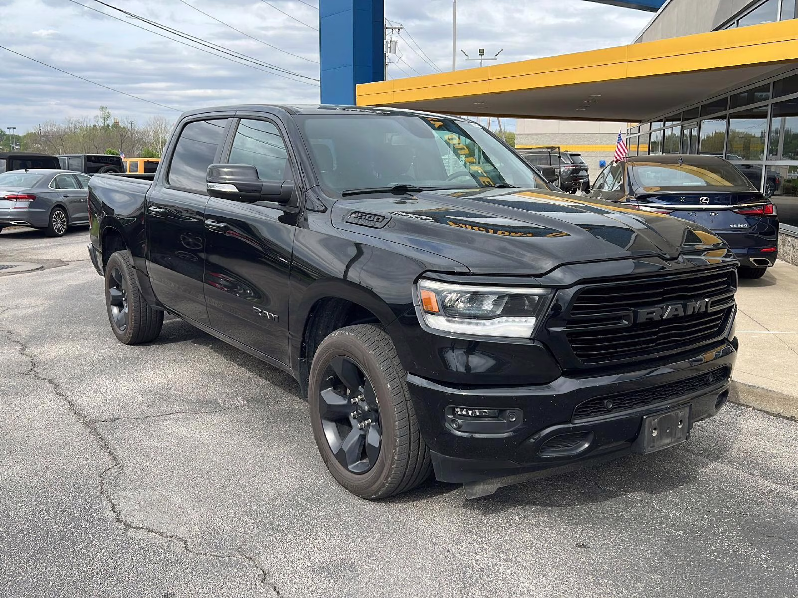 2019 Diamond Black Crystal Pearlcoat Ram 1500 Big Horn/Lone Star 4X4 Truck