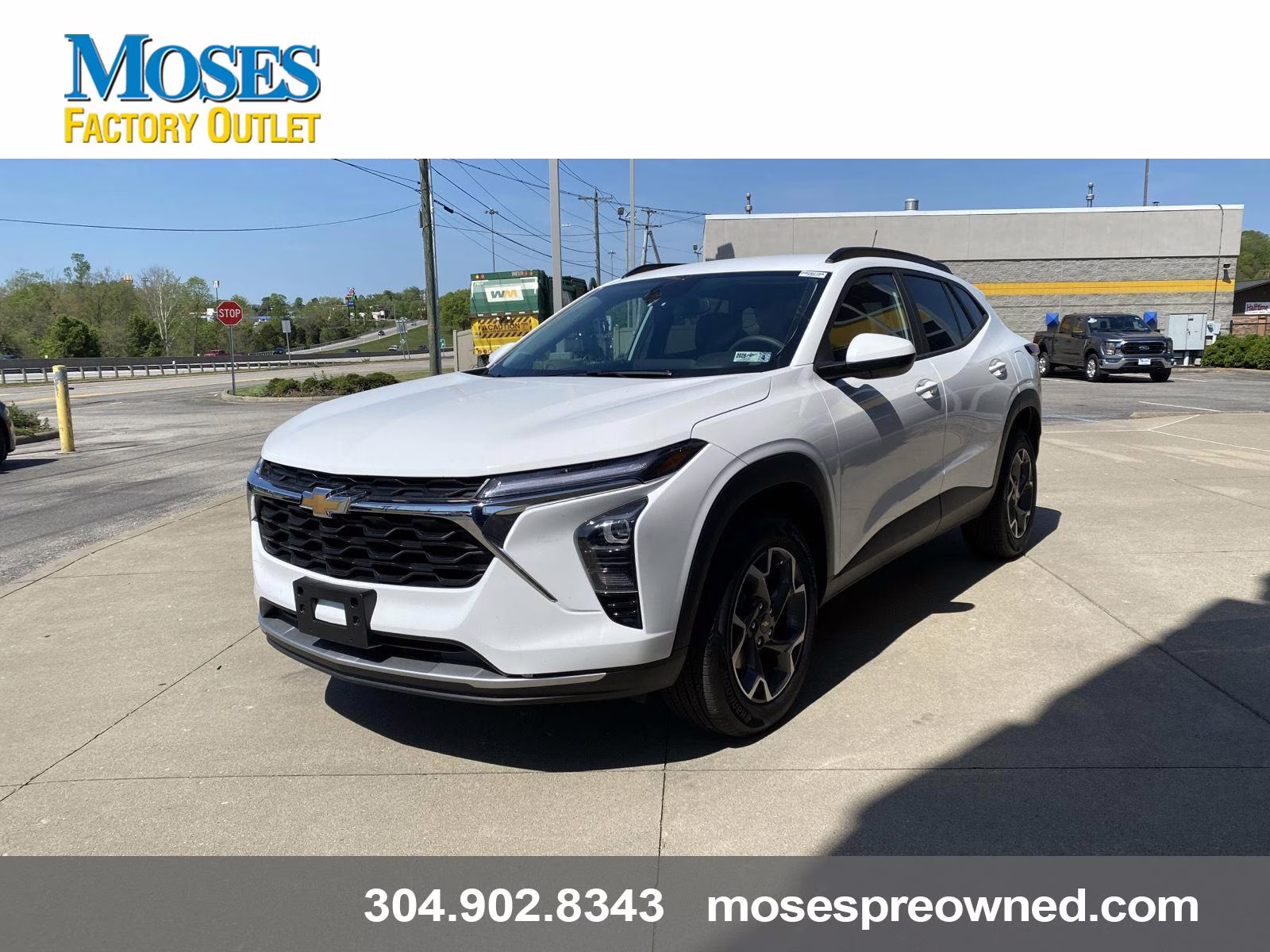 2024 Summit White Chevrolet Trax LT FWD SUV