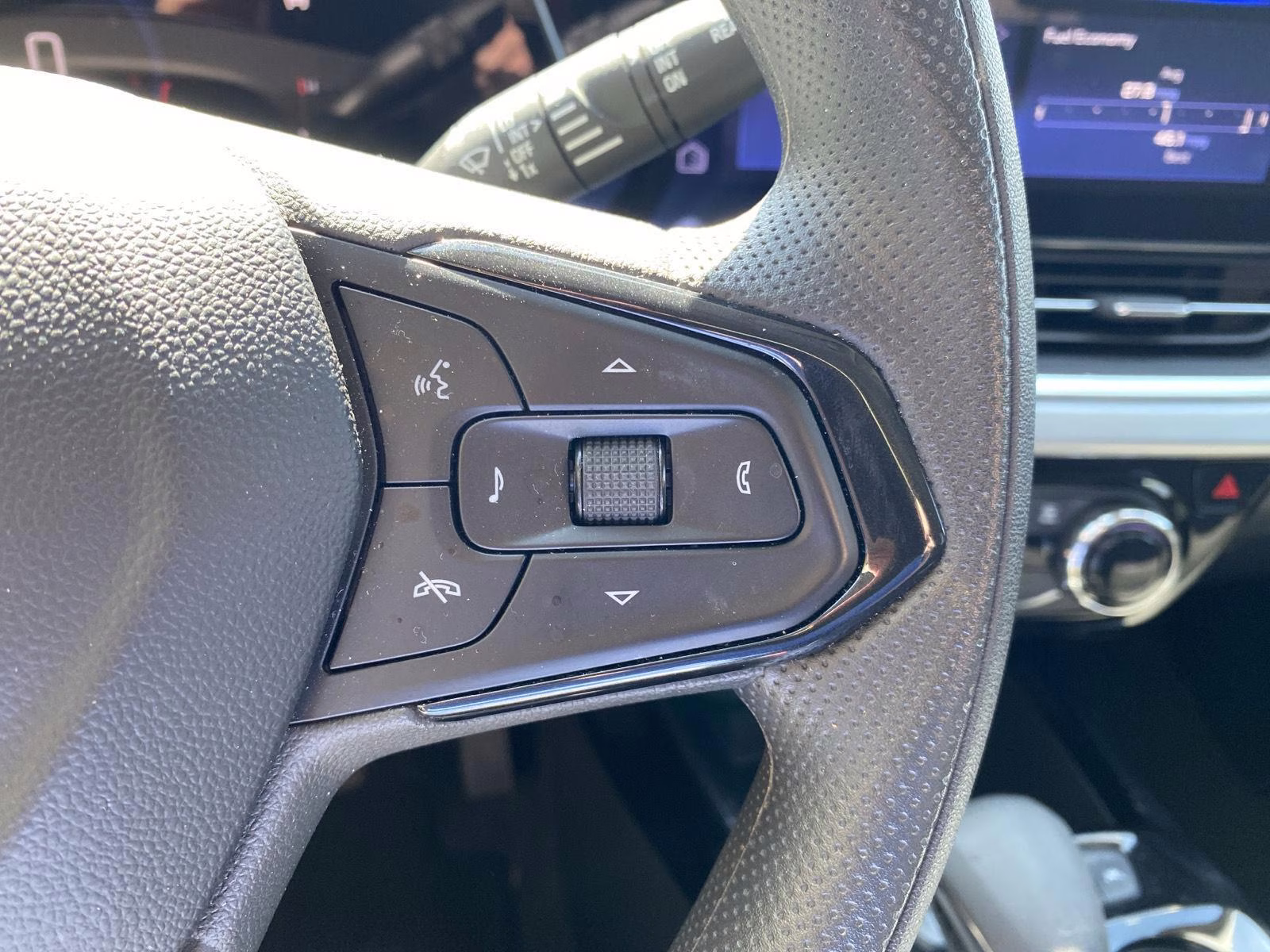 2024 Summit White Chevrolet Trax LT FWD SUV