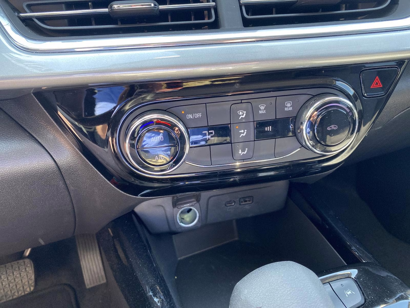 2024 Summit White Chevrolet Trax LT FWD SUV