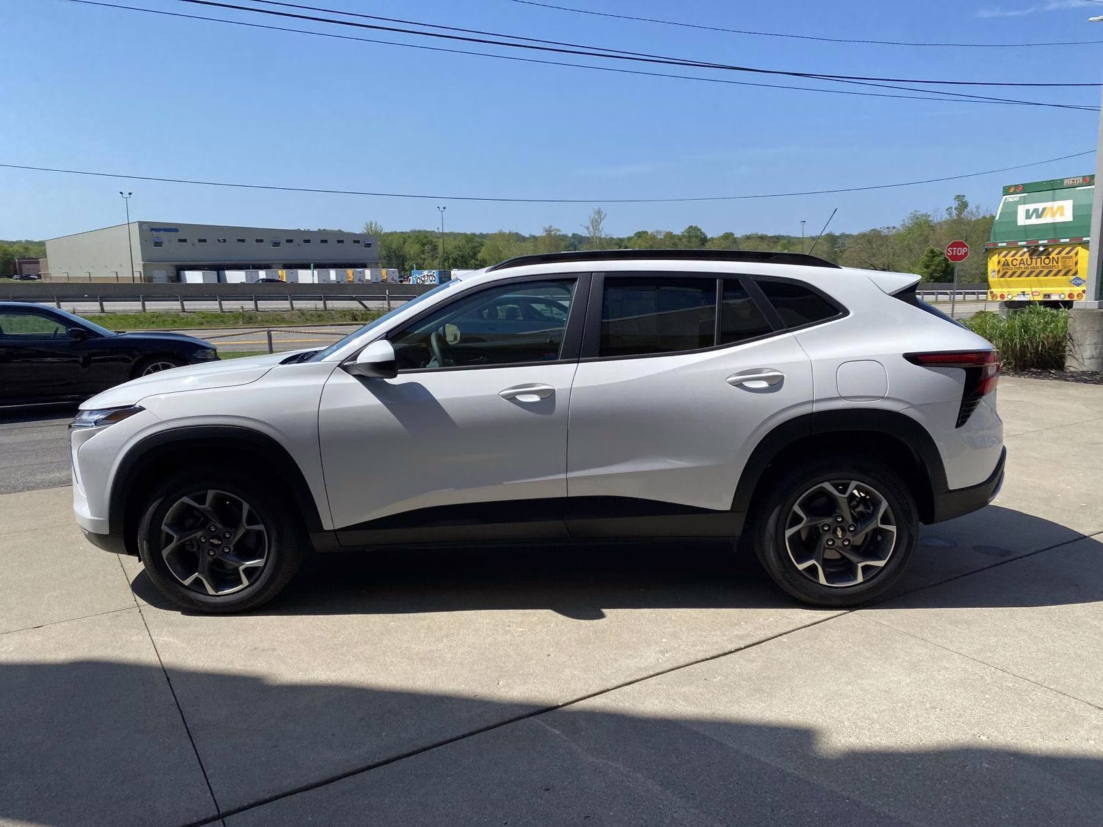 2024 Summit White Chevrolet Trax LT FWD SUV