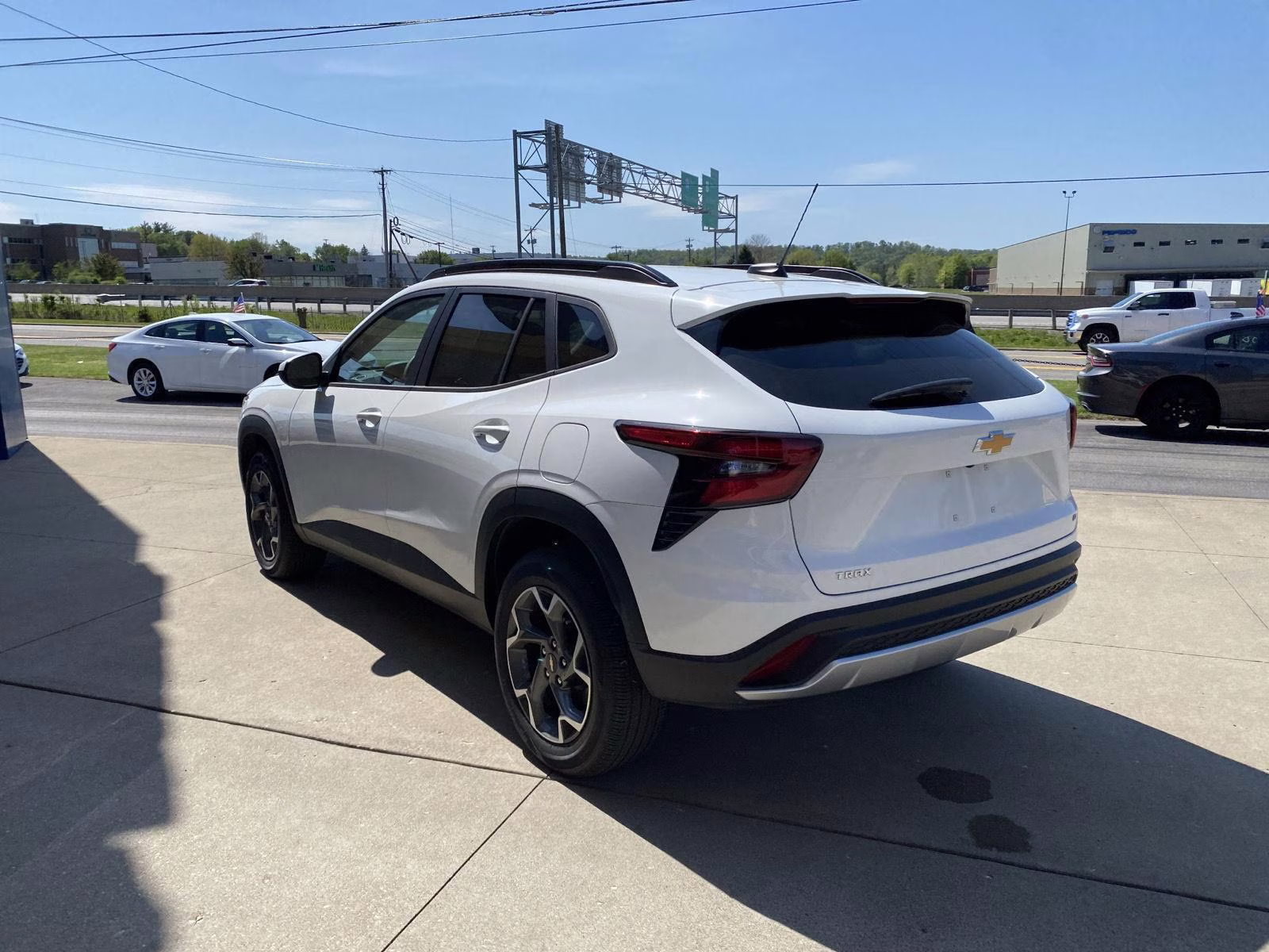 2024 Summit White Chevrolet Trax LT FWD SUV