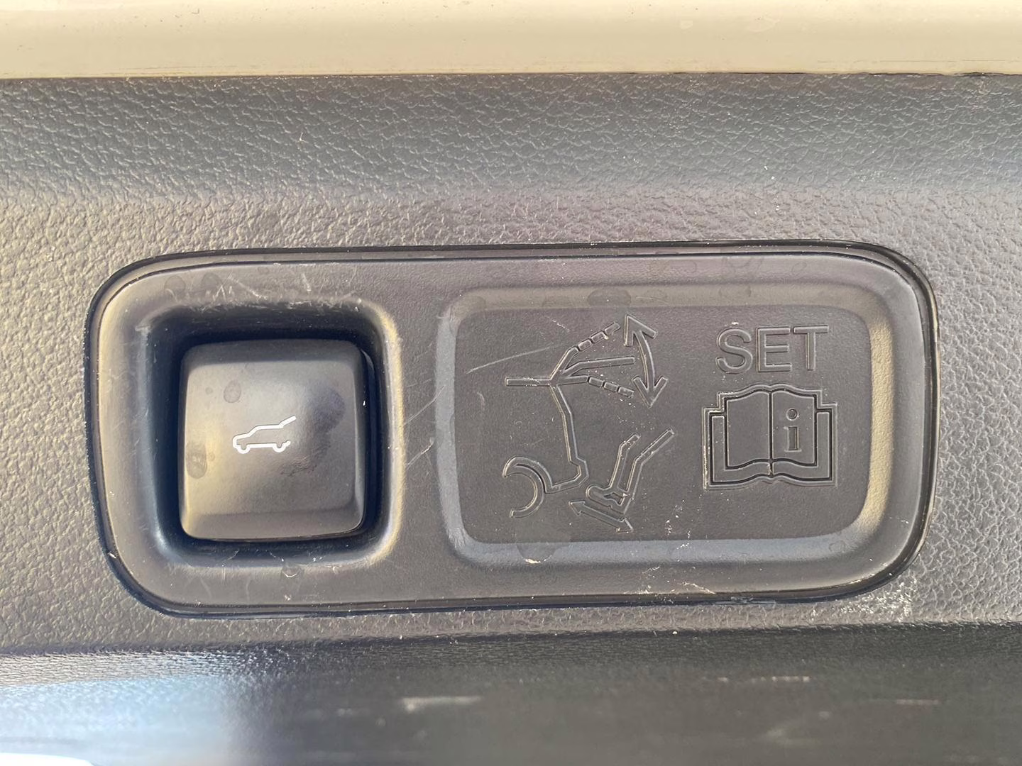 2022 Star White Metallic Tri-Coat Ford Expedition Max Limited 4X4 SUV