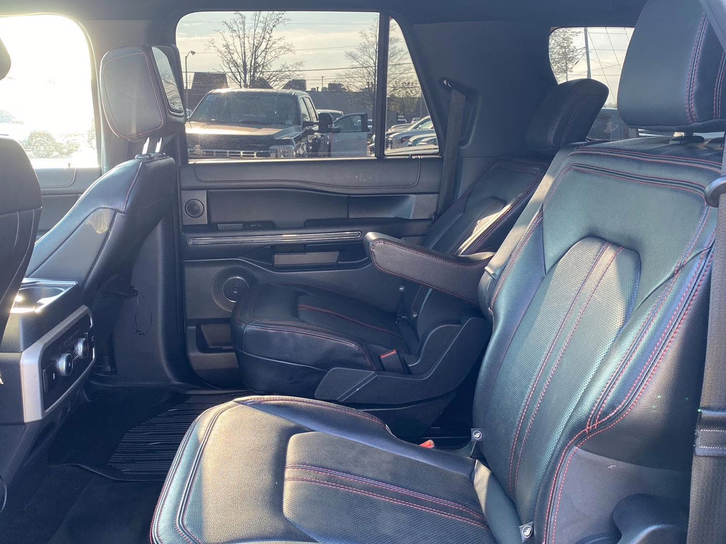 2022 Star White Metallic Tri-Coat Ford Expedition Max Limited 4X4 SUV