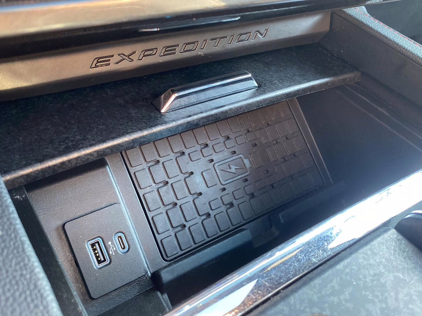 2022 Star White Metallic Tri-Coat Ford Expedition Max Limited 4X4 SUV