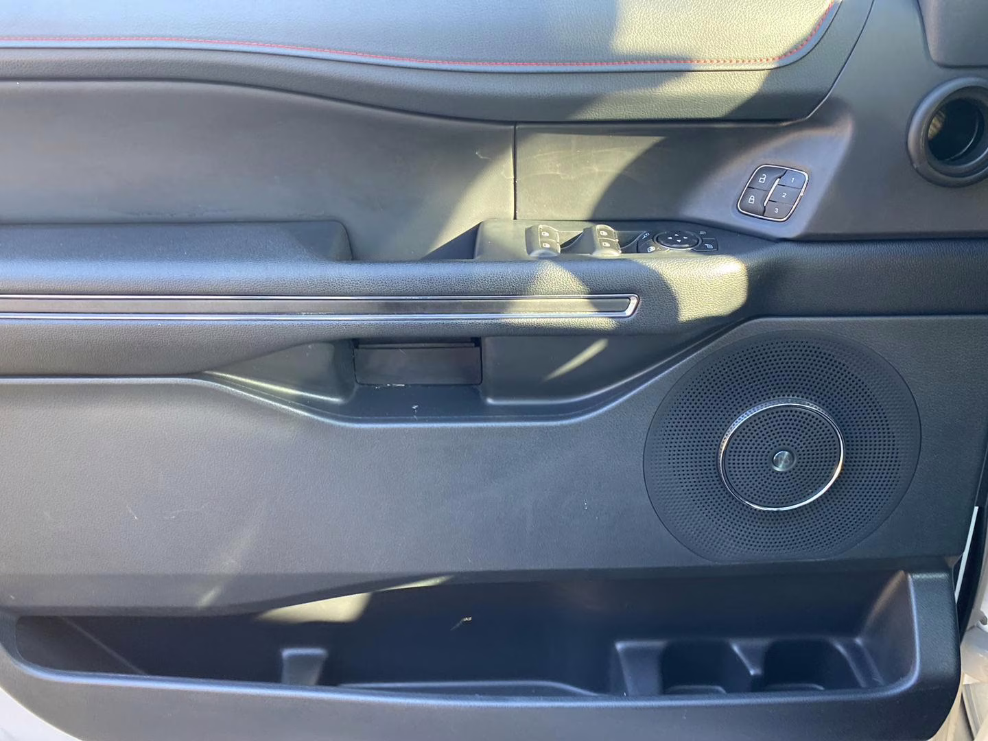 2022 Star White Metallic Tri-Coat Ford Expedition Max Limited 4X4 SUV