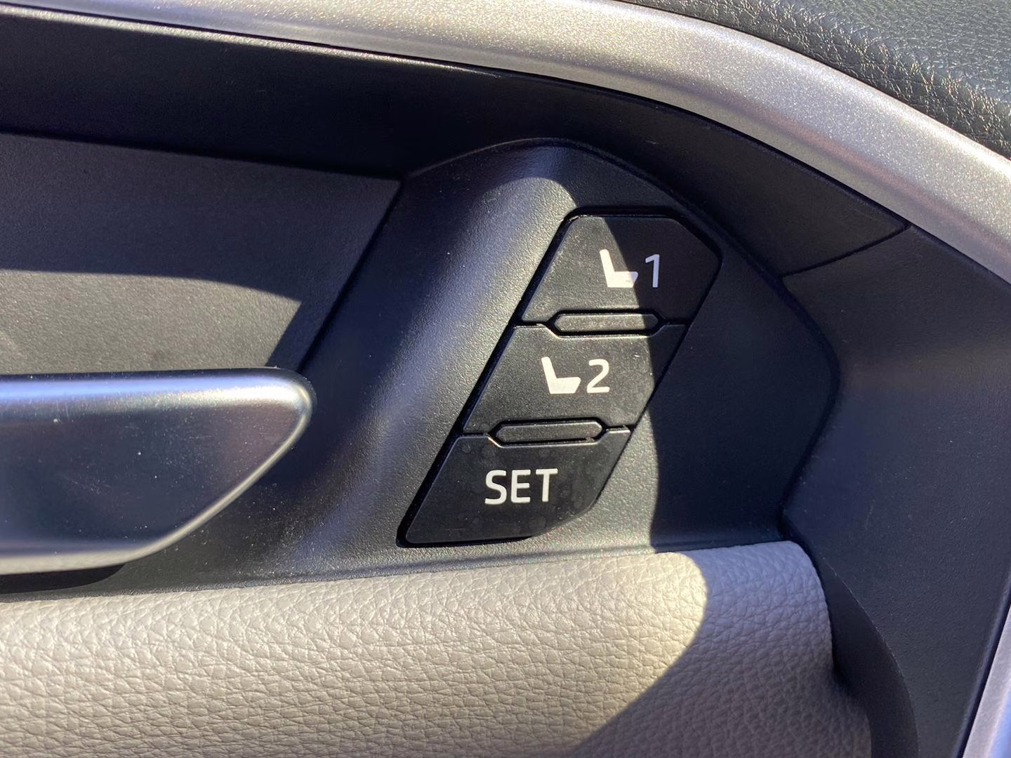 2022 Blizzard Pearl Toyota RAV4 Hybrid Limited AWD SUV