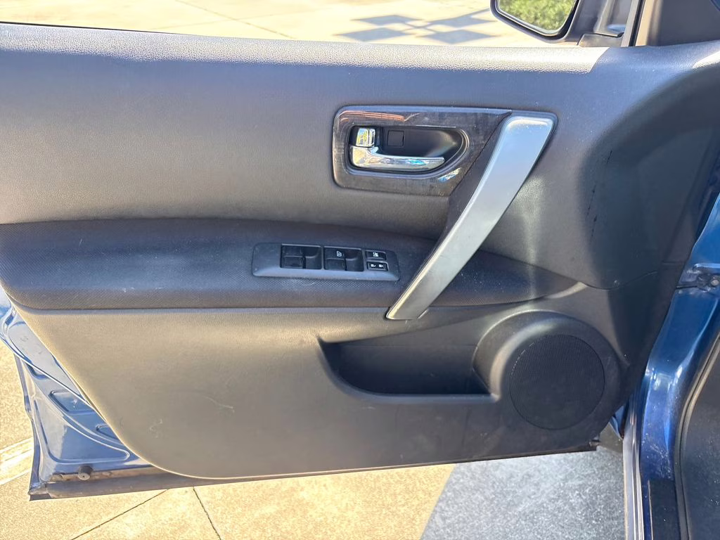 2009 Indigo Blue Metallic Nissan Rogue SL FWD SUV