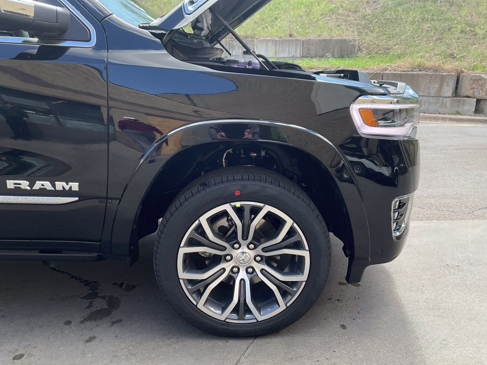 2026 Diamond Black Crystal Pearlcoat Ram 1500 Tungsten 4X4 Truck