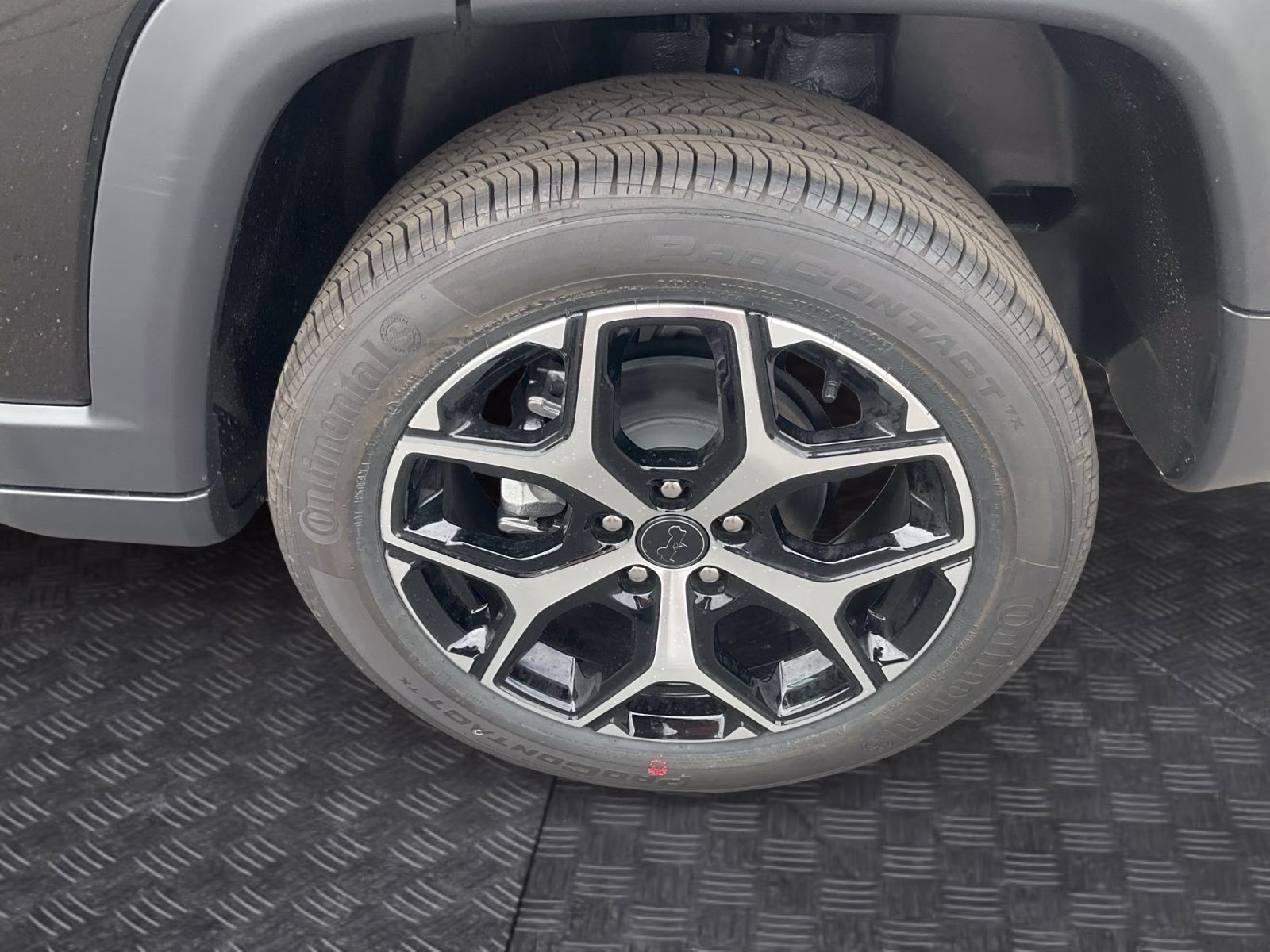 2026 Diamond Black Crystal Pearlcoat Jeep Compass Limited 4X4 SUV