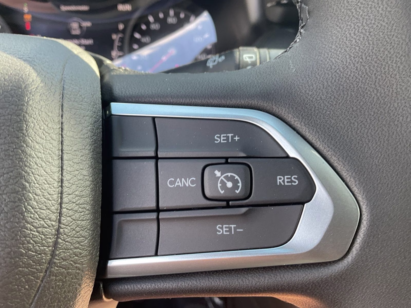 2026 Bright White Clearcoat Jeep Compass Latitude 4X4 SUV