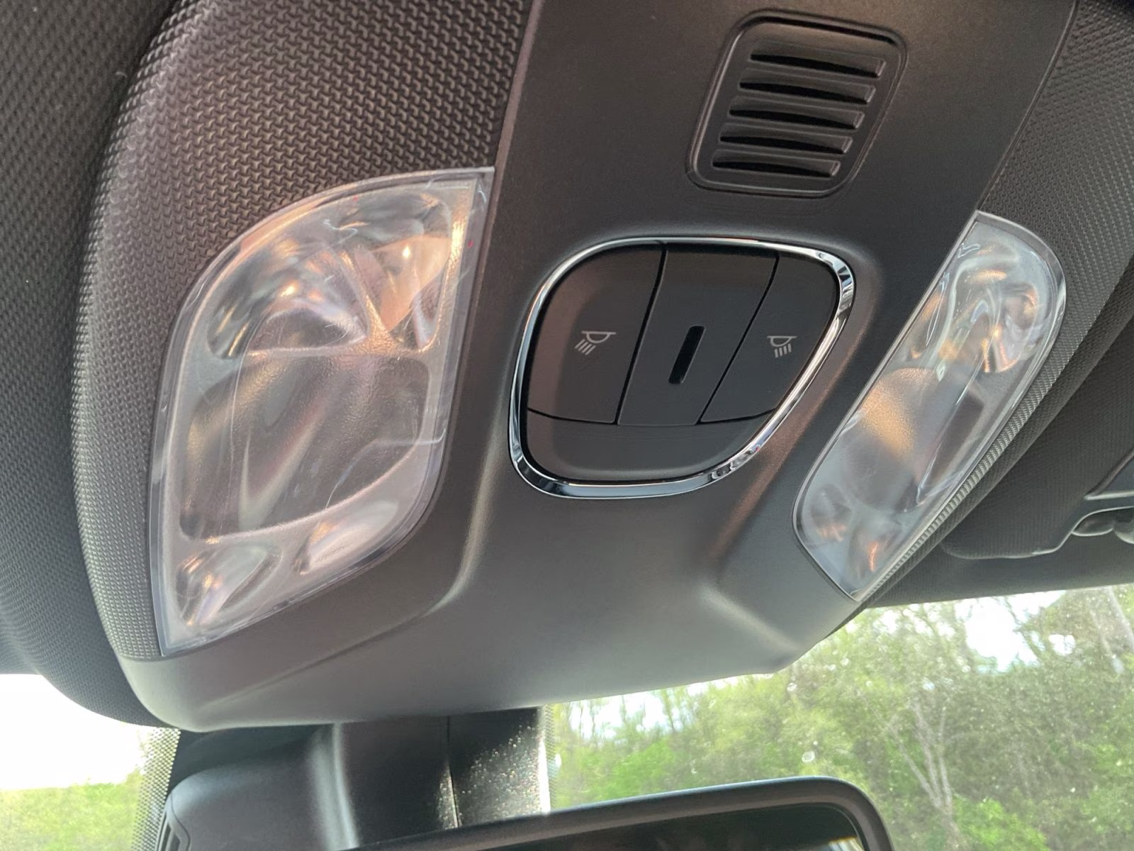 2026 Bright White Clearcoat Jeep Compass Latitude 4X4 SUV