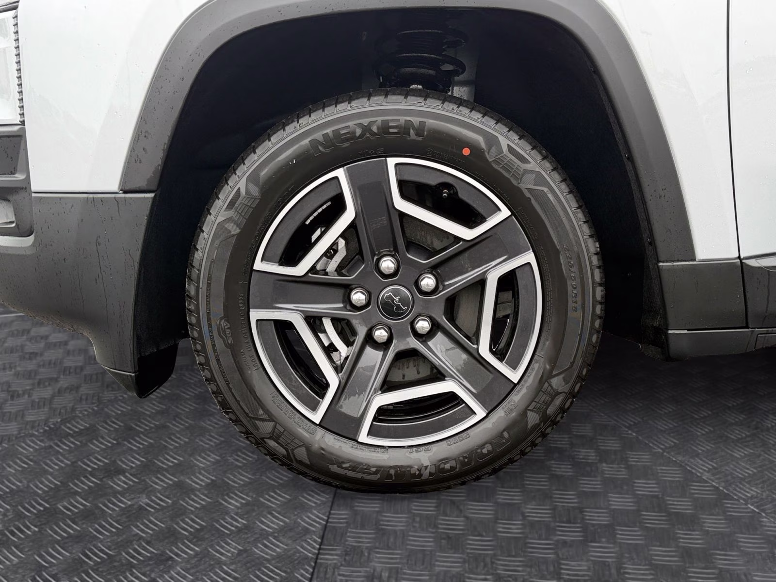 2026 Silver Zynith Clearcoat Jeep Cherokee Limited 4X4 SUV