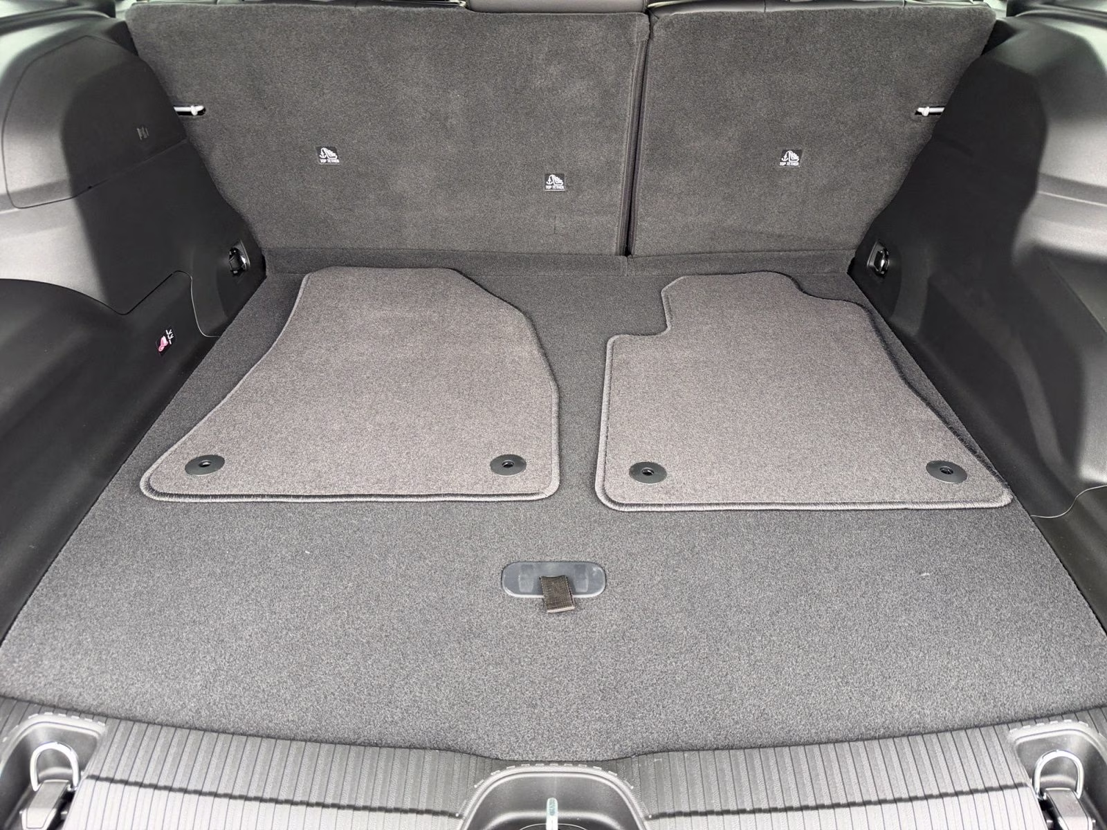 2026 Silver Zynith Clearcoat Jeep Cherokee Limited 4X4 SUV