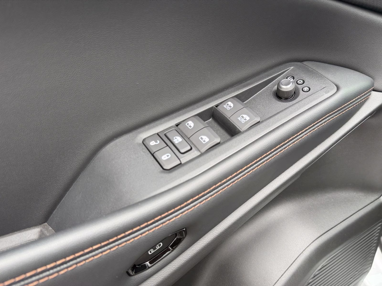 2026 Silver Zynith Clearcoat Jeep Cherokee Limited 4X4 SUV