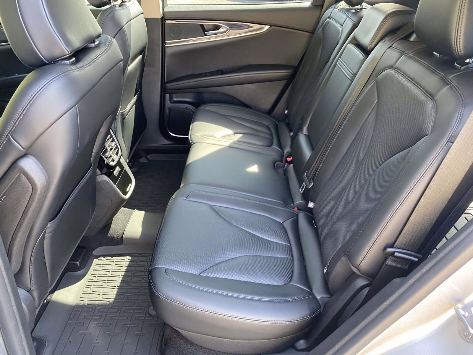 2023 Radiance Metallic Lincoln Nautilus Reserve AWD SUV