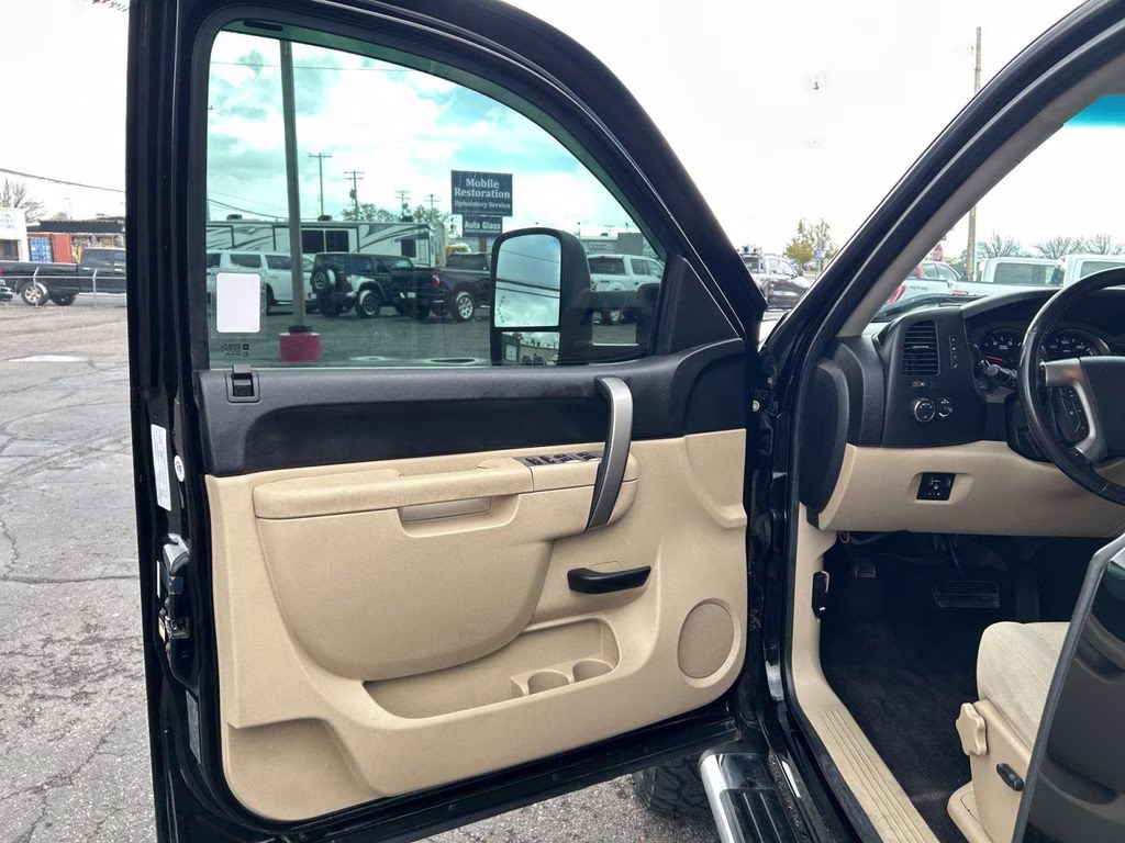 2011 Black GMC Sierra 2500HD SLE 4X4 Truck