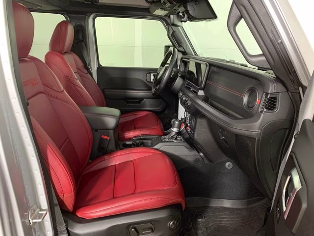 2024 Silver Zynith Clearcoat Jeep Wrangler Rubicon 392 4X4 SUV