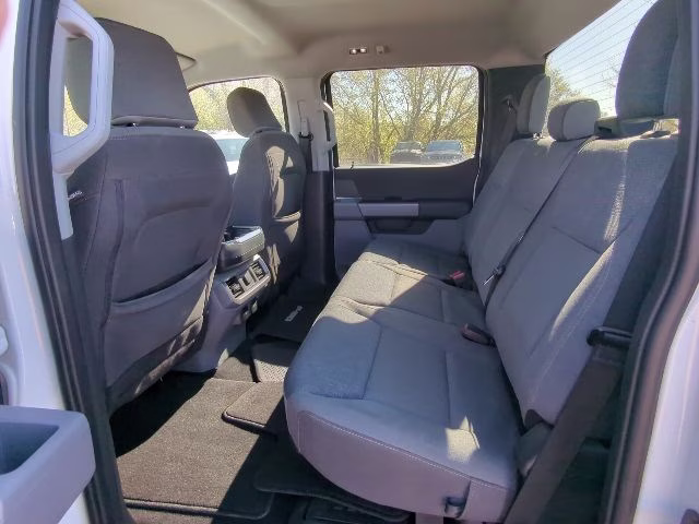 2024 Oxford White Ford F-150 XLT 4X4 Truck