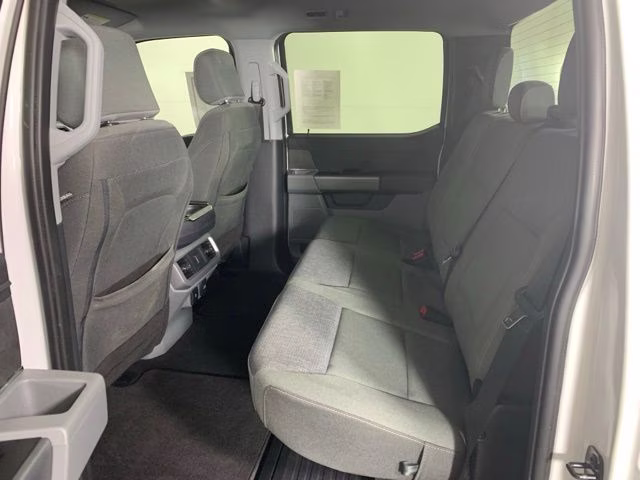 2024 Oxford White Ford F-150 XLT 4X4 Truck