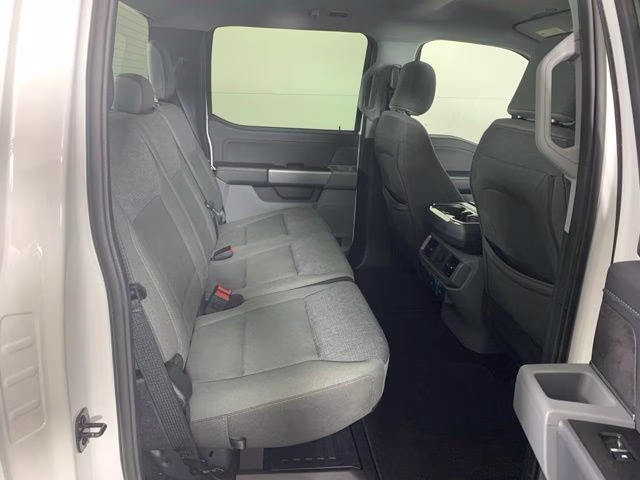 2024 Oxford White Ford F-150 XLT 4X4 Truck