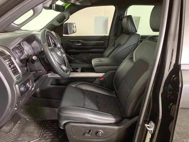 2022 Diamond Black Crystal Pearlcoat Ram 1500 Sport 4X4 Truck