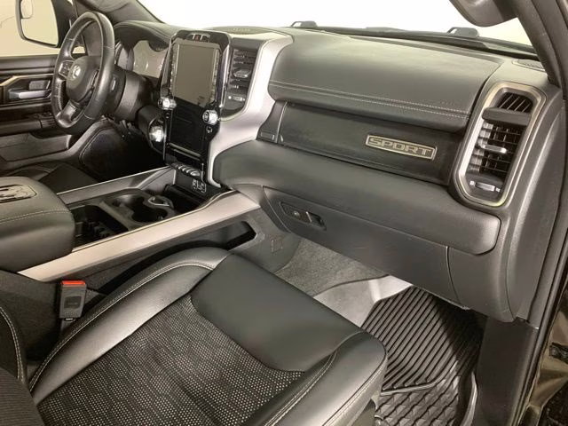 2022 Diamond Black Crystal Pearlcoat Ram 1500 Sport 4X4 Truck