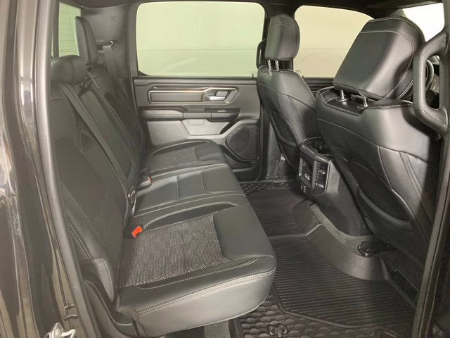 2022 Diamond Black Crystal Pearlcoat Ram 1500 Sport 4X4 Truck