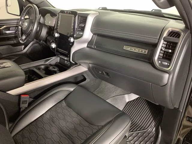 2022 Diamond Black Crystal Pearlcoat Ram 1500 Sport 4X4 Truck