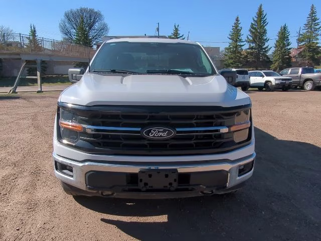 2024 Oxford White Ford F-150 XLT 4X4 Truck