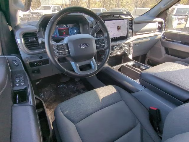 2024 Oxford White Ford F-150 XLT 4X4 Truck