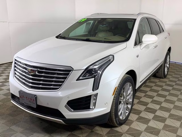 2019 Crystal White Tricoat Cadillac XT5 Platinum AWD SUV