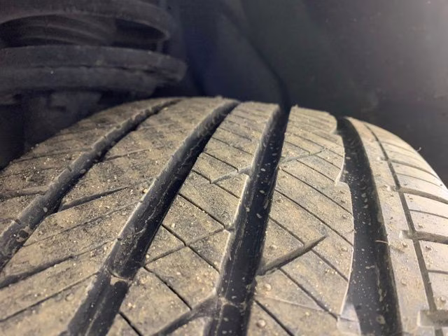 2019 Crystal White Tricoat Cadillac XT5 Platinum AWD SUV