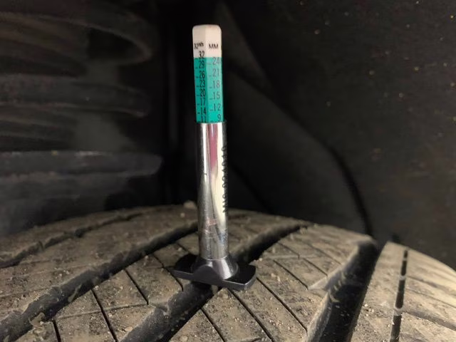 2019 Crystal White Tricoat Cadillac XT5 Platinum AWD SUV