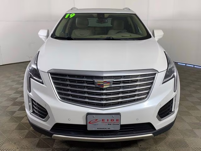 2019 Crystal White Tricoat Cadillac XT5 Platinum AWD SUV