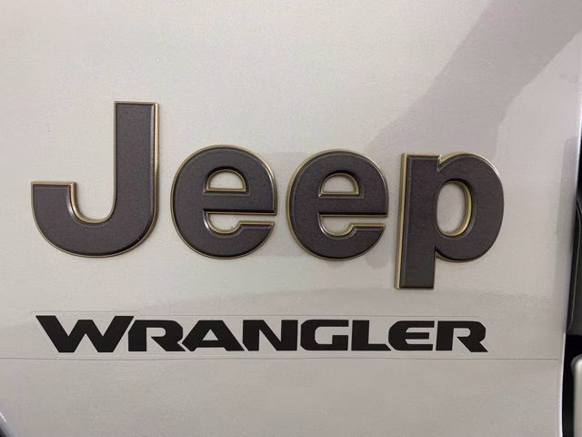 2024 Silver Zynith Clearcoat Jeep Wrangler Rubicon 392 4X4 SUV