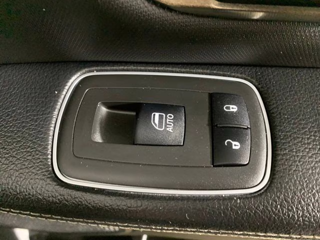 2022 Diamond Black Crystal Pearlcoat Ram 1500 Sport 4X4 Truck