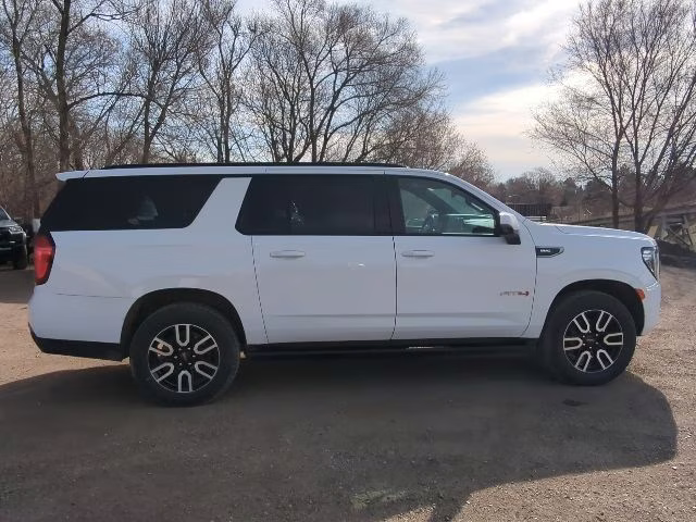 2023 Summit White GMC Yukon XL AT4 4X4 SUV