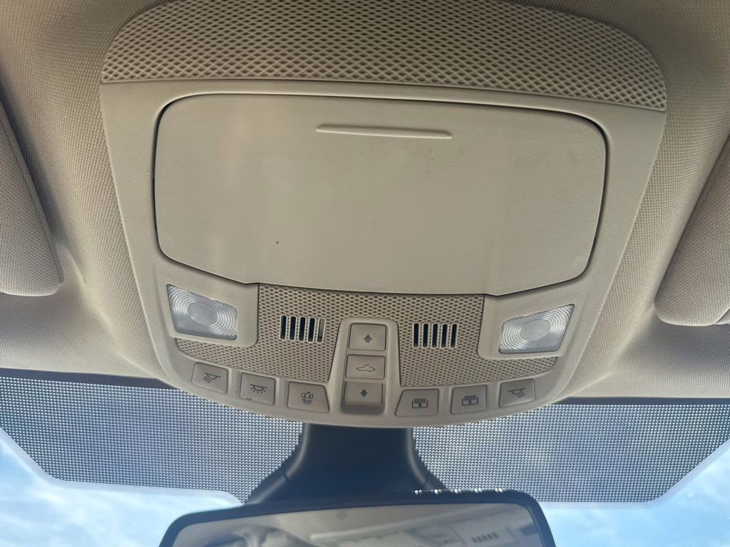 2022 White Metallic Ford Edge SEL AWD SUV