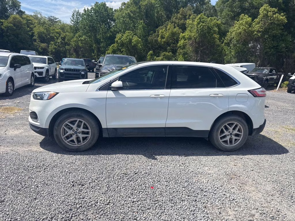 2022 White Metallic Ford Edge SEL AWD SUV