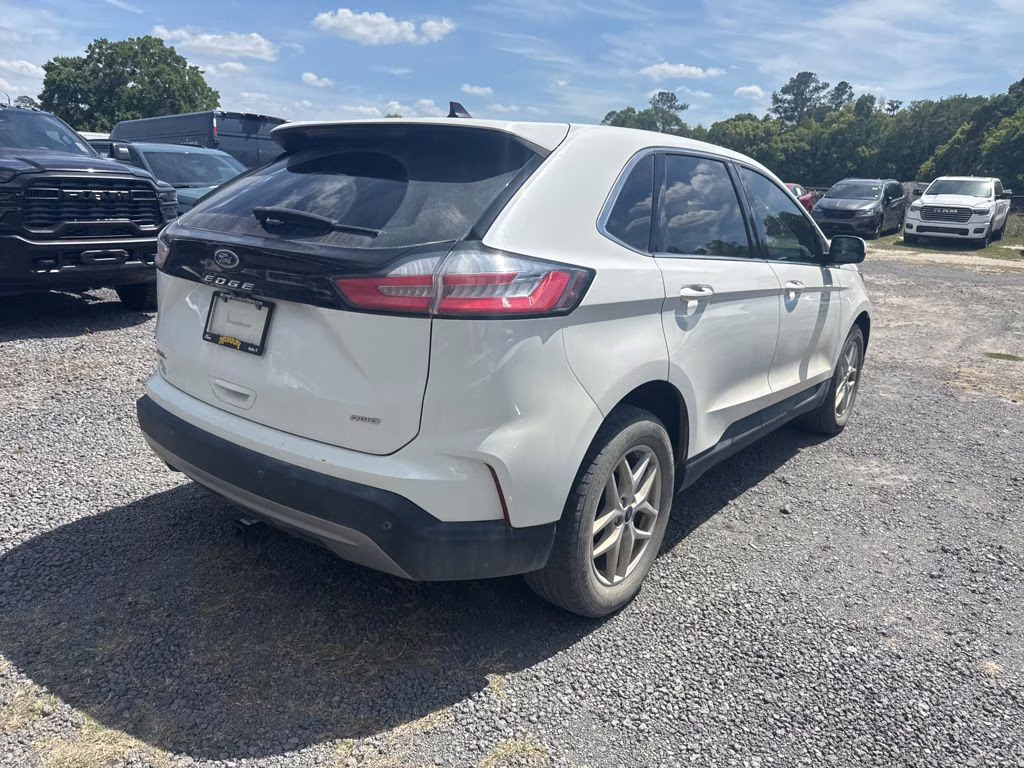2022 White Metallic Ford Edge SEL AWD SUV